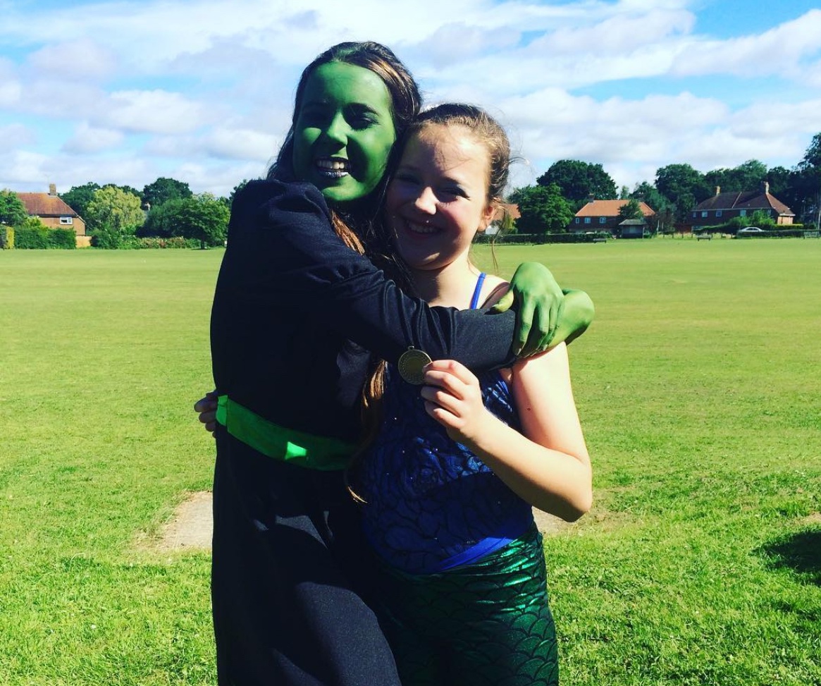 Cannot wait for the day I play Elphaba and I can FINALLY put to use all these hilarious photos of me covered in green paint from when I used to do No Good Deed at Dance Comps 🤣🧹👠🌈