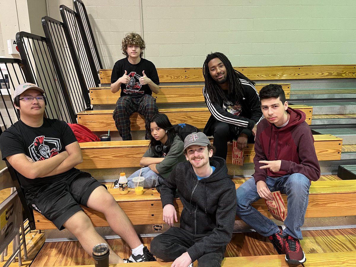 CoachYBSoftball's tweet image. Robotics 2 students learning about Botball on Saturday. Trying new things at Lakes! Never stop learning! @LanetteBellamy @CFISDCTE @CyLakesLibrary @LakesInnovators #roboticsrocks #lakesrules!