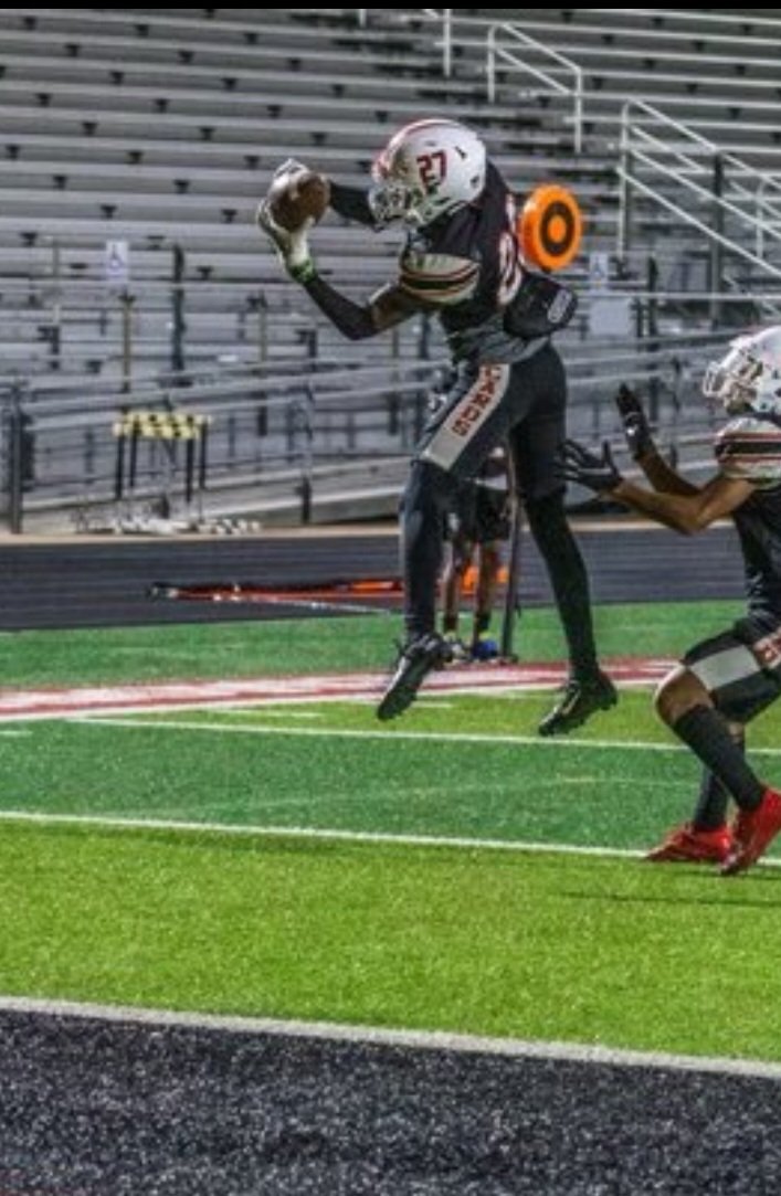 🚨'25 & '26 Prospects ⬅️🔴2025 6'4 185 WR/TE @truley_number6 Kam Pinkley- Long frame, size, big catch radius, good ball skills, upside ➡️⚫️2026 DB/WR 5'11 172 @thebestshoot12 Derick Leblanc- Smooth backpedal &transition, ball skills, plays both sides of the ball! 3-sport athlete