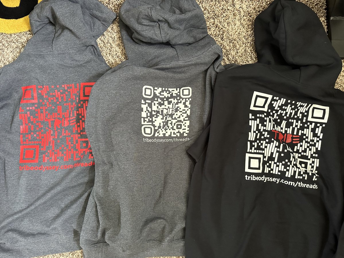 anyone here have experience coding a #QRcode? im in need of an extremely SIMPLE one for #THRΞADS 

currently platforms cannot be used for direct screen printing as they are too complex in shape to handle any sort of wrinkle in the fabric - tried 3x

embroidery/patches are not…