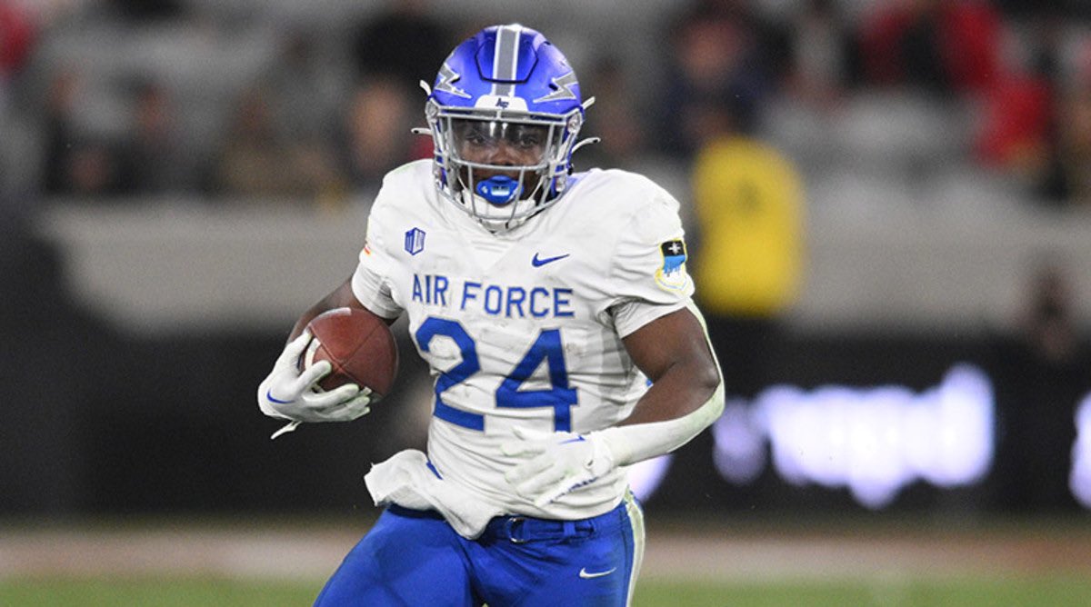 After a conversation with <a href="/Brian_Knorr/">Brian Knorr</a> , I’m blessed to receive an offer from Air Force <a href="/CoachSFarrell/">Coach Farrell</a> <a href="/CoachOliverPate/">Oliver Pate</a> <a href="/awesomolson/">Jacob Olson</a> #AGTG