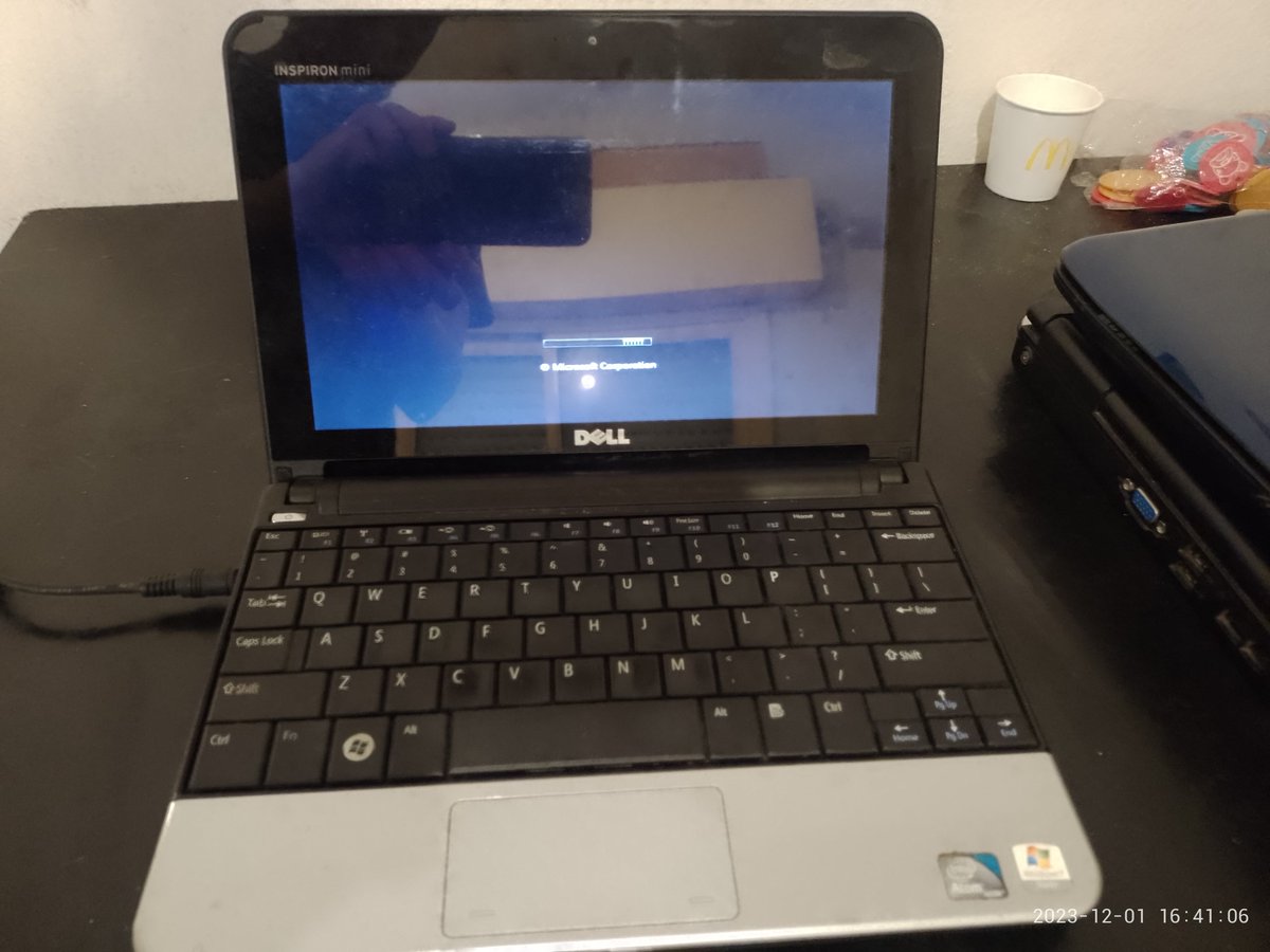 Por favor RT. 
Vendo urgente estas notebooks por emergencia economica. Todas fueron mías y funcionan. Son viejitas, sirven para tareas básicas. Andan enchufadas.  Me puedo acercar al McDonald's de Ciudad jardín y las pueden ver funcionando sin compromiso alguno. Precios en ficha.