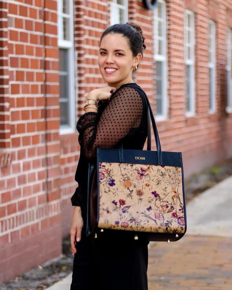 dailymomtweets's tweet image. It&apos;s time for a spring tote upgrade, gals. We all need a fashion staple bag that makes every basic outfit in our closet pop!  

Get the link: jo.my/z2tnkl 
.
.
.
.
#springfashion #springaccessories #springootd #ootd #purse #bag #floralpurse #totebag #springoutfit