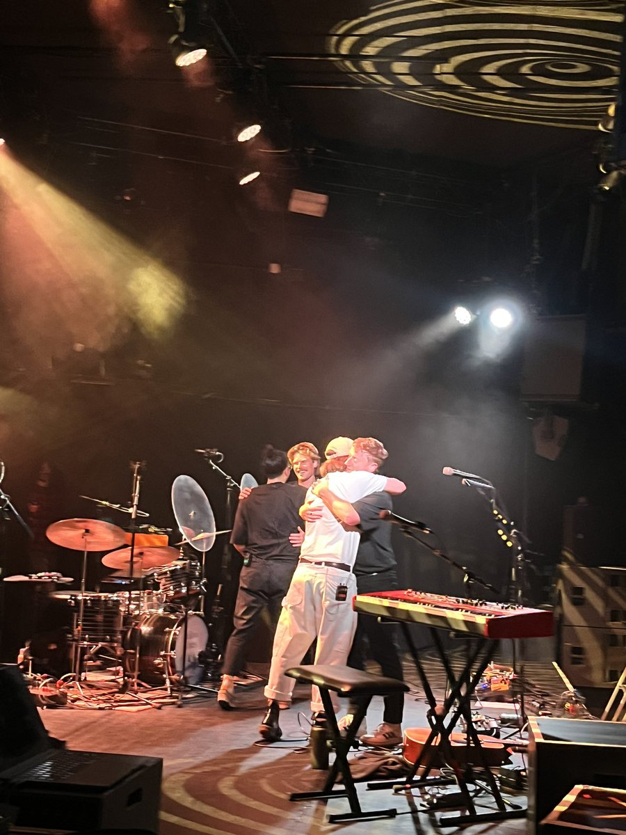 em ✨💜 tweet media