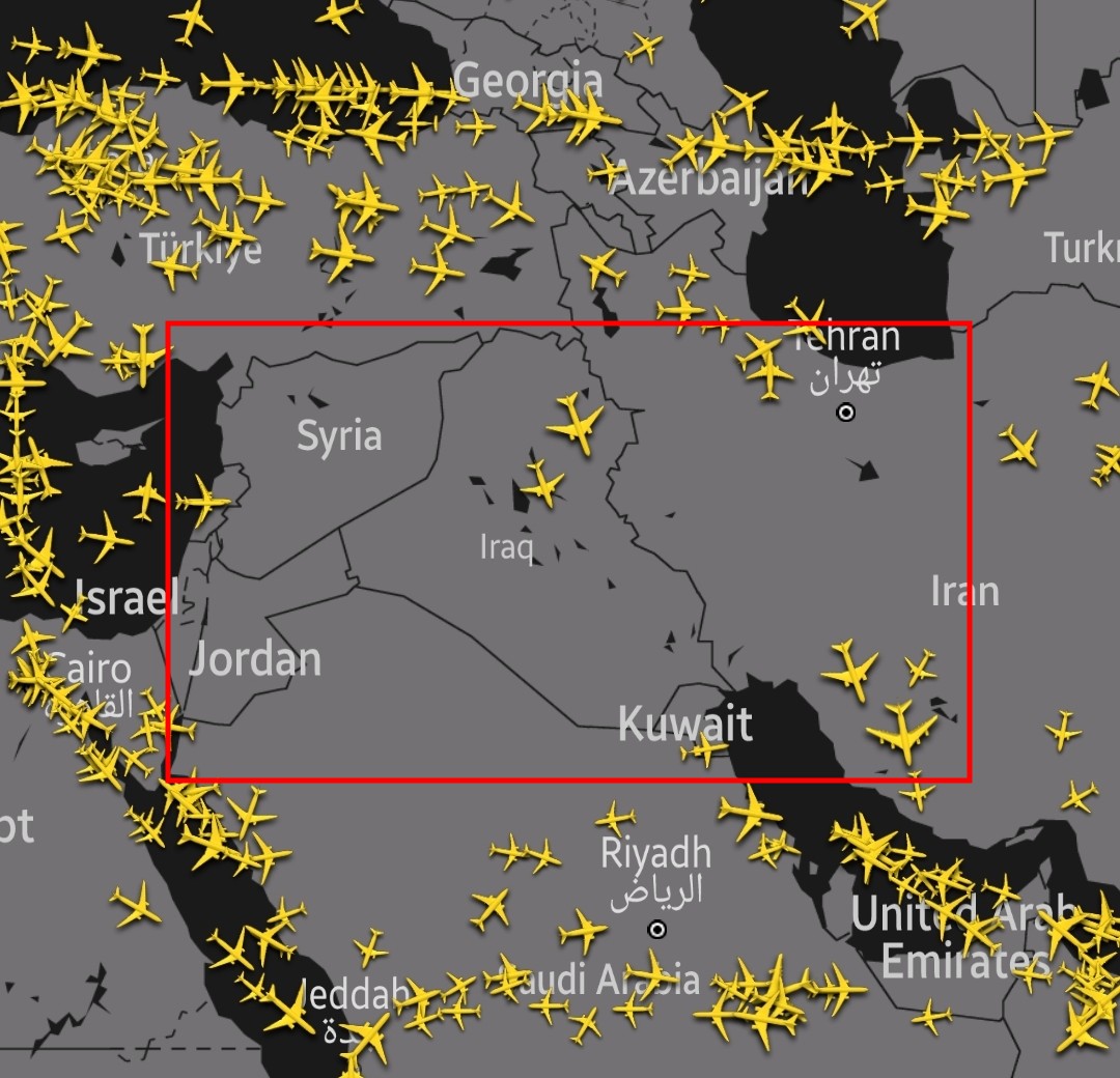 0036 IDT - This is the current view of air traffic in the Middle East. Notice how aircraft are diverting around #Israel, #Jordan & #Iraq who have closed their airspace due to #Iran's ongoing attack on #Israel & reported retaliatory strikes.