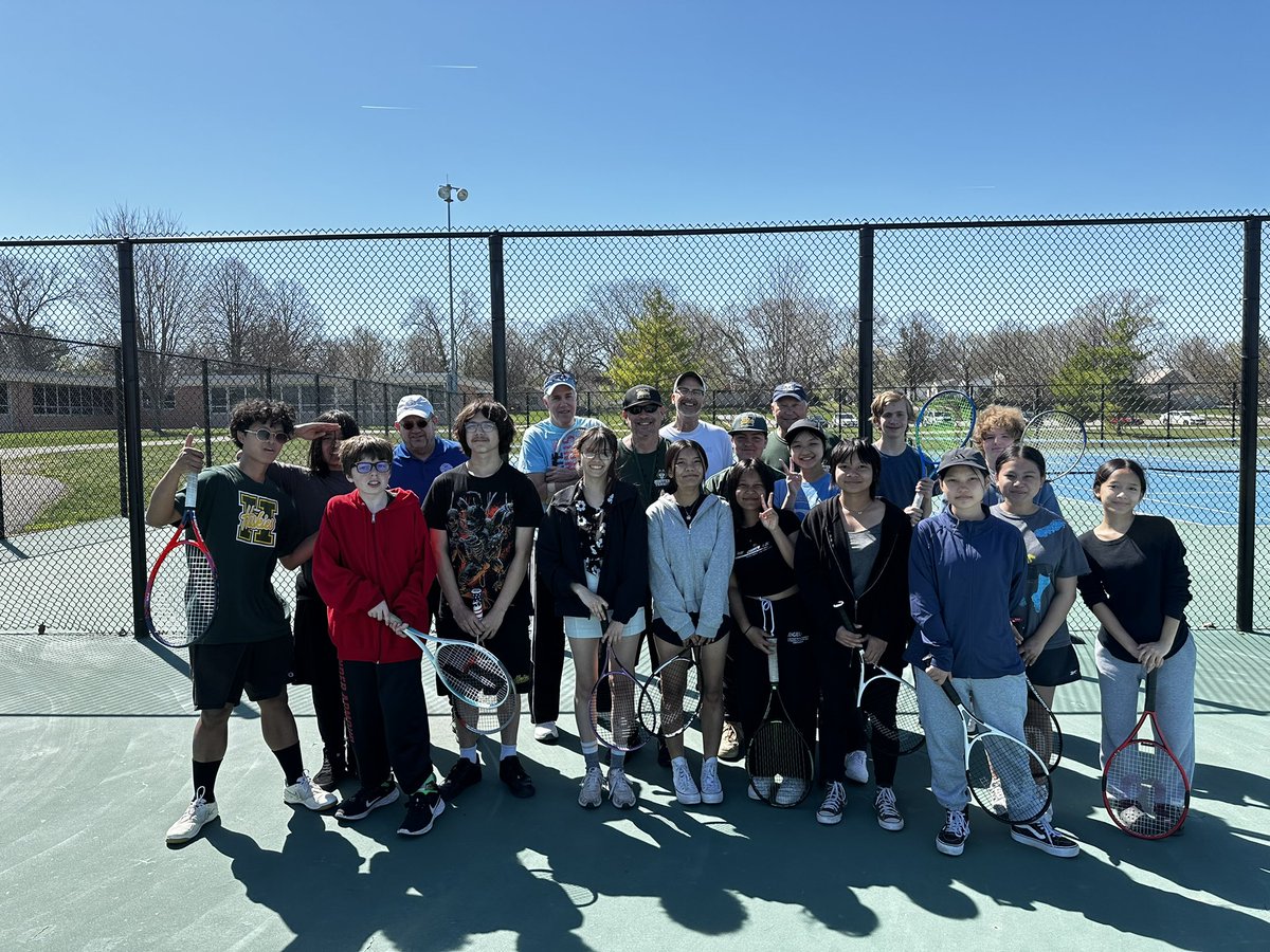 A fun day today our first annual boys and girls tennis clinic from Hoover, alumni, professional tennis players.