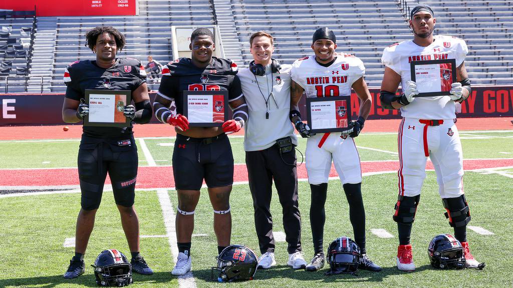 _zbv_2's tweet photo. GREAT SPRING SHOWCASE. MORE WORK TO BE DONE❗️🏆

@GovsFB @CoachFarisAPSU https://t.co/q2KSOEYifk