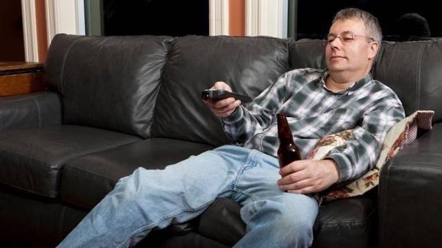 Report: “Shut the door on your way upstairs and tell your mother I’m trying to pay the fuck attention to golf,” dads say