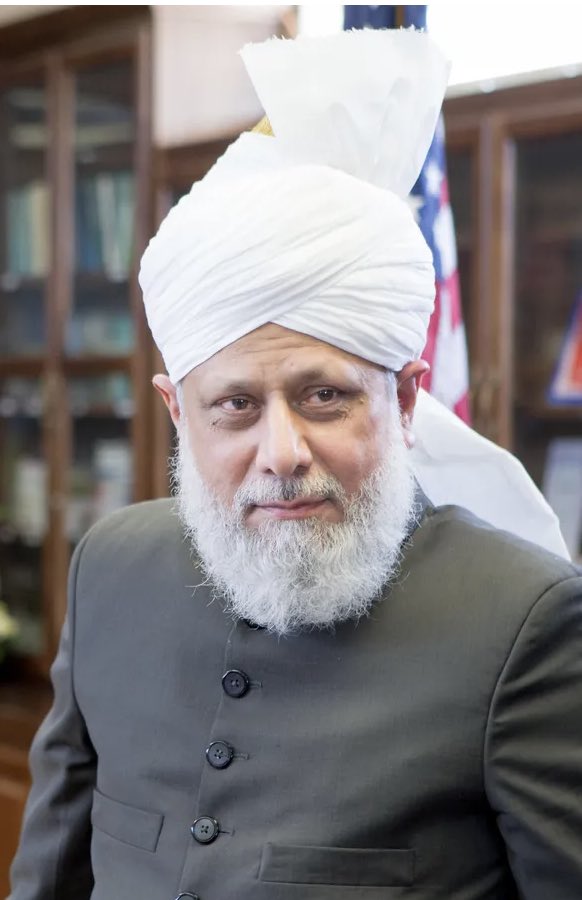 StudentOfAhmad's tweet photo. We must pray day and night for the condition of the world

Imagine if the people paid heed to the words of the Imam. We would not have to see this day

#Iran #KhalifaofIslam #Ahmadiyya #WW3 #Yemen https://t.co/uCzyjzsxR9
