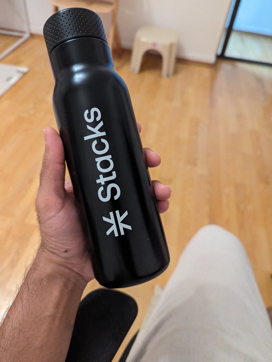 Rammy3ee's tweet image. Who else has a @Stacks water bottle?

Kept it from #consensus2022