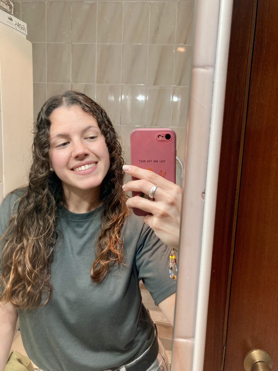 albagil99's tweet photo. Nuevo corte de pelo🫶🏼 (muy necesario) y ya todo listo para comenzar una nueva etapa!!🙌🏼 https://t.co/pWymQEg7pD