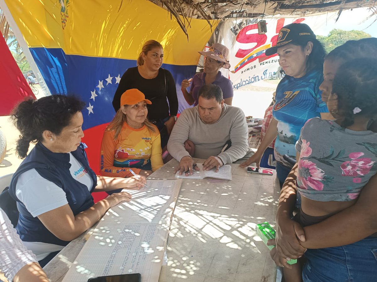 ¡Amor en acción, en abril rebelde! Este #13abril, el personal del CDCE Nueva Esparta, se sumó al trabajo realizado por las Misiones Sociales en el estado, para llevar atención especial a la comunidad del sector El Cuarto, a través del plan 'Amor en acción'. @_LaAvanzadora