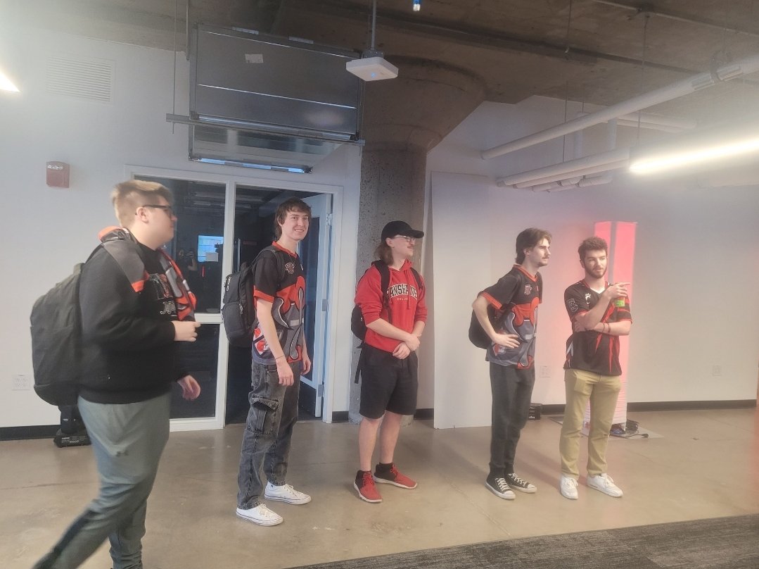 FanshaweFuel's tweet photo. Fuel R6 arriving at the @uofcincy LAN! Ready to play their first match against @ucdavis
Send good luck to our Fuel players 🔥 https://t.co/uRWTlRu7ay