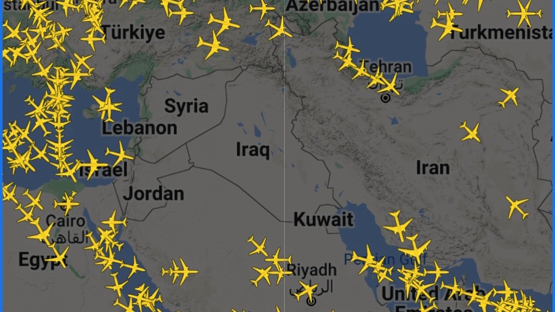 Airspace between Iran 🇮🇷 and Israel 🇮🇱 is clear as missiles have been fired to Israel from Iran. Should Nigerians still keep their dollars close?