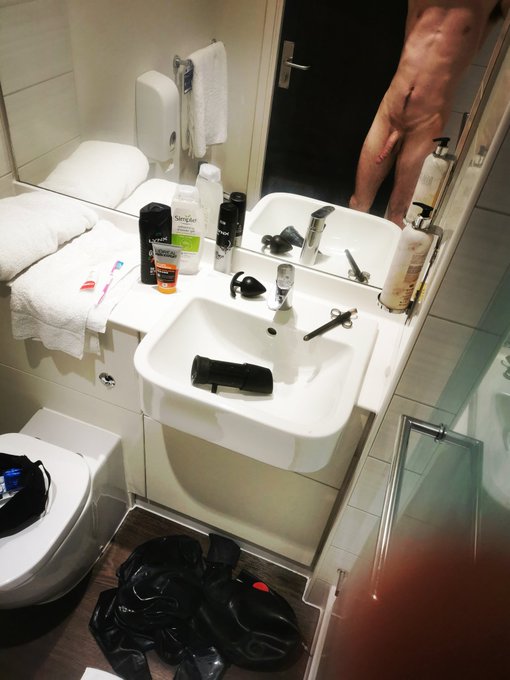 Can't beat nights when there is toys in the sink and a pile of latex on the floor 😜😍 https://t.co/1T<a href="/tag/mvsales"class="tags"><span>#mvsales</span></a>
