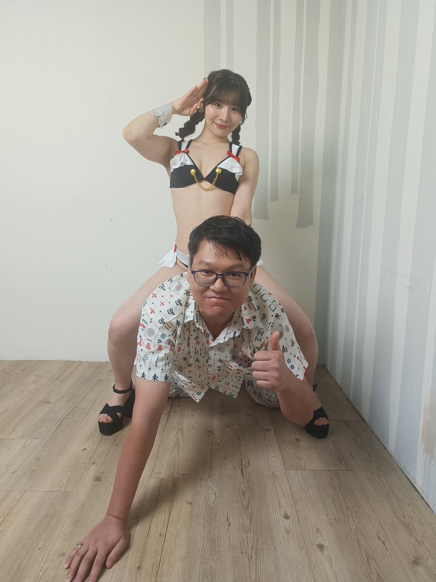 24/04/13 AV CULT見面會-第二套服裝
NIA這套看起來更可愛了!
感謝CULT團隊對於服裝上的精心設計~
@iamnianearyou
@nia_you_
@qoohebe https://t.co/vzy2S8JnnX
