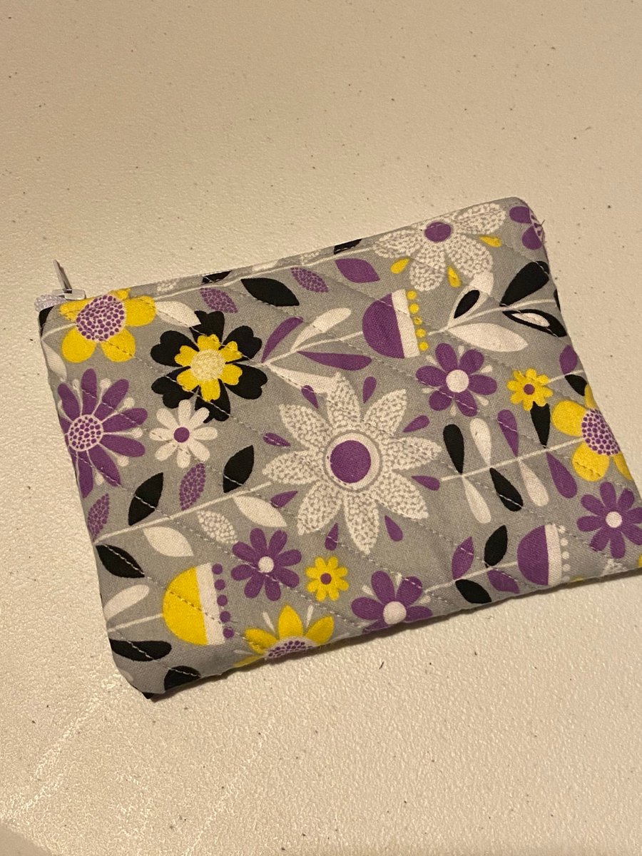 Quilted Coin purse, small quilted pouch, credit card holder, business cards, gifts for her, Christmas Gifts, Birthday Gifts, Handmade gifts tuppu.net/f6739ff3 #giftsunder10 #MemorialDay #FathersDay #giftideas #July4th #KingdomWorkshop #GirlsGifts