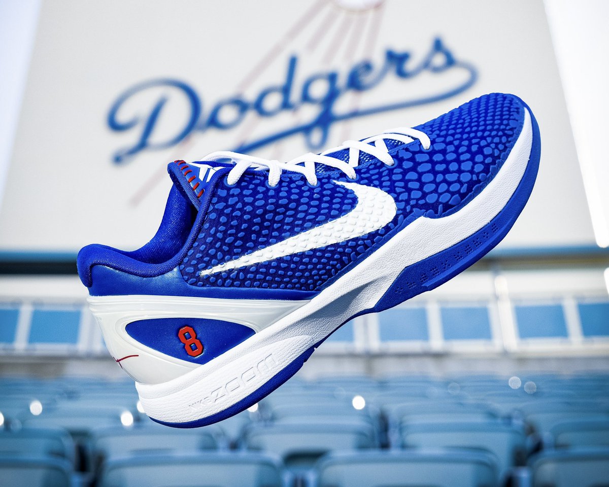 nicekicks's tweet photo. Vanessa Bryant gifted @Dodgers players pairs of the “Dodgers” Nike Kobe 6 PE for Mamba Day 🔥⚾️ https://t.co/wCzkxpA5oW