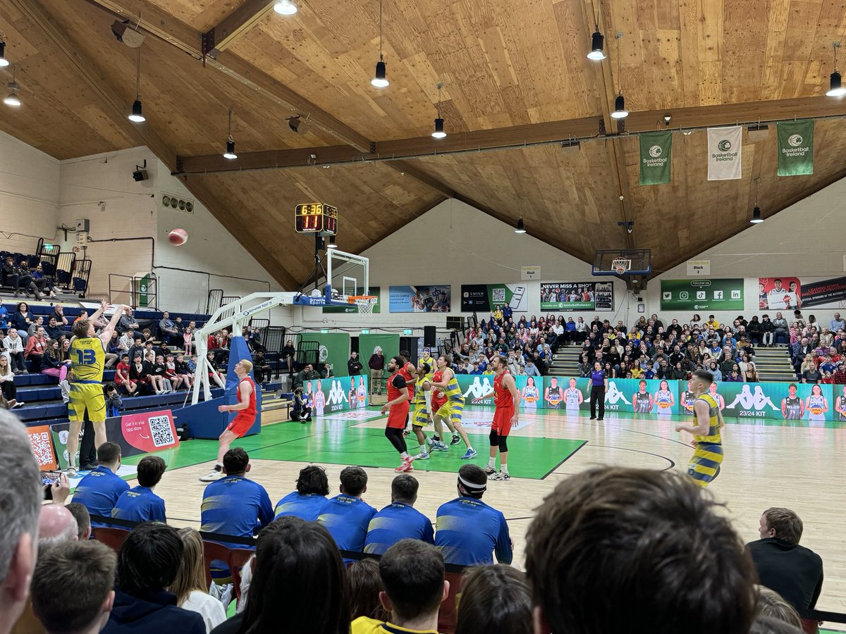 Great win for @UCDMarian tonight over Moy Tolka Rovers in the Division 1 final in the National Basketball Arena, bringing us back to the men’s Super League next year. Congratulations to all!