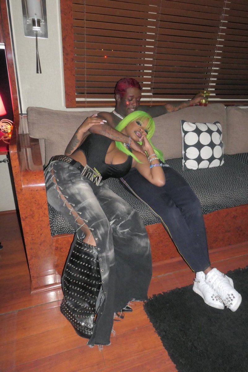 uziawge's tweet photo. Scott and Ramona https://t.co/BBYZPTSIiB