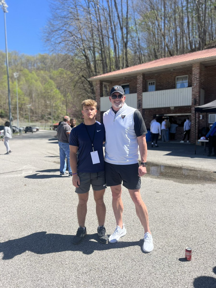 kline1k12's tweet photo. Great day in Pikeville, Thank you  @CoachMikeHarris @ScottGrizzle2 for having me out today. Can’t wait to be back soon!! @WBCoachReeves @GovMonsterr https://t.co/bPcW5ULoqS