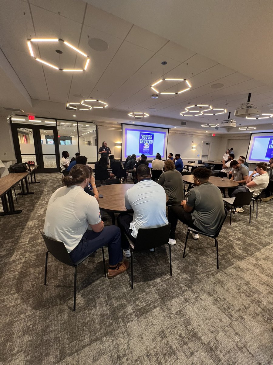 Legends of Kansas tweet media