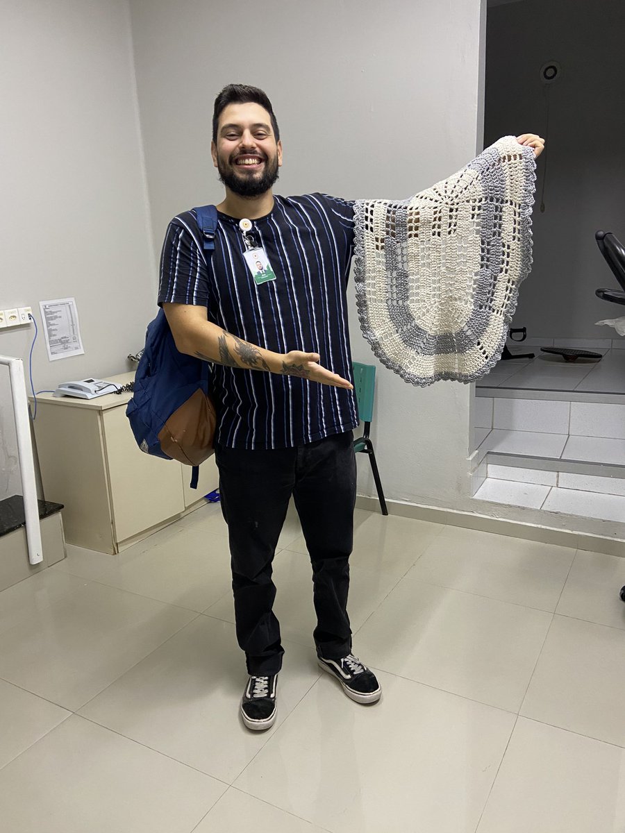 jean_kus's tweet photo. Mt feliz que ganhei um tapete feito pela acompanhante do paciente aqui do hosp hj https://t.co/5l03PiyDcD