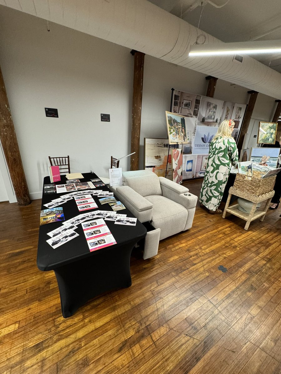 ToddGirdis's tweet image. Been a great week building with my team and new customers! The future looks bright no matter the circumstances. Great job to our team.
#vrdsummit #hpxd #furnituredesign #hpmkt