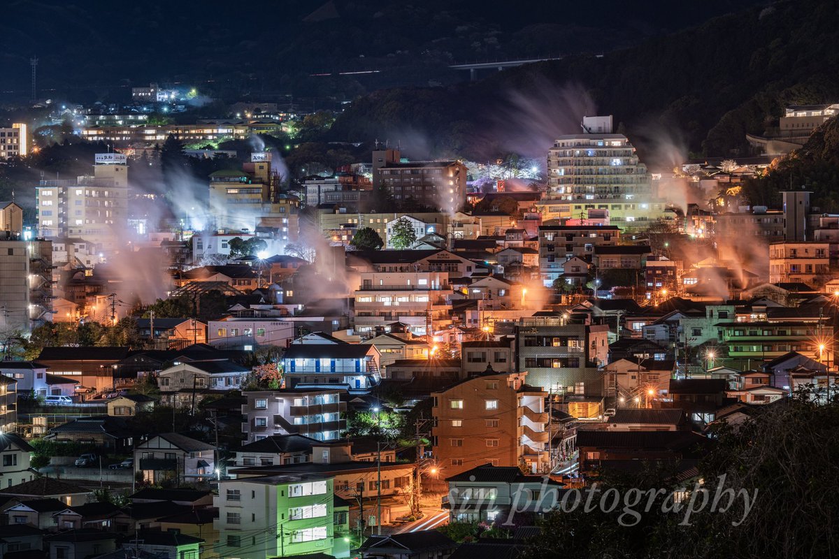 温泉の街別府の湯けむり立つ夜景 #nikon #photograghy