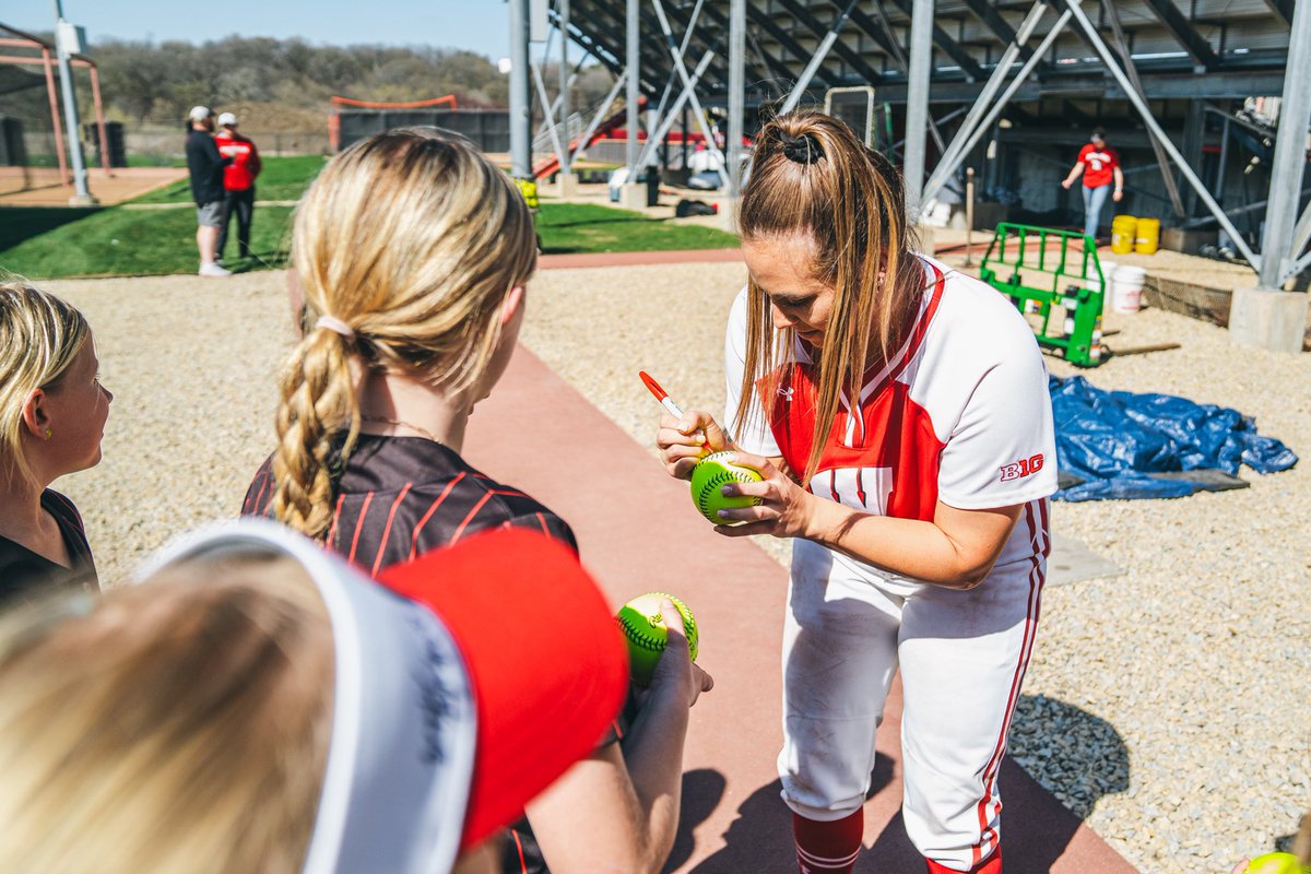 BadgerSoftball tweet picture