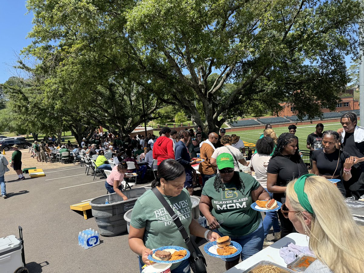 Coach_CDN2's tweet photo. Thank you for the great food provided by alumn Fred Terry and our @BelhavenU facility team! Thank you to all the families who helped with the meal as well. Everyone in attendance left with a great lunch! 
#FIGHT https://t.co/bHs7TwSthu