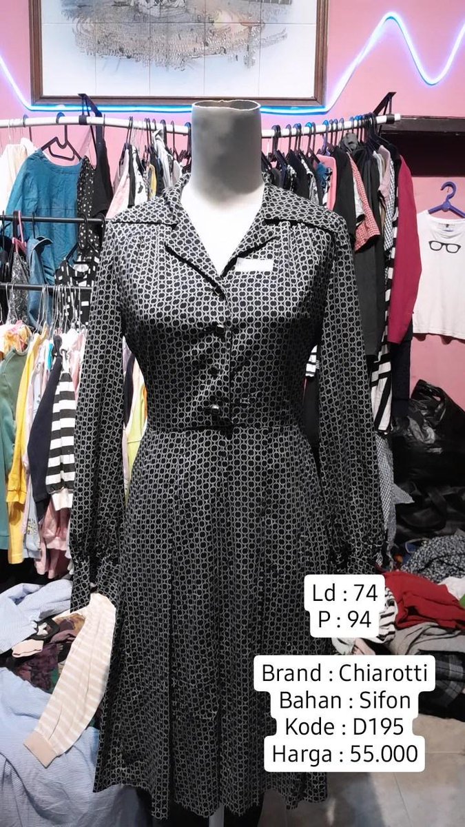 racundishopee's tweet photo. Jangan lupa Besok Senin, awali harimu dengan belanja online barang2 preloved murah di sini. 
Pemesanan via Shopee/Tiktok Shop/Manual by Wa : 0895325192130
Chat aja ya untuk variasi model dan warna
Barang branded kualitas premium
#BesokSenin #Thrifting https://t.co/FfT30CUVW6
