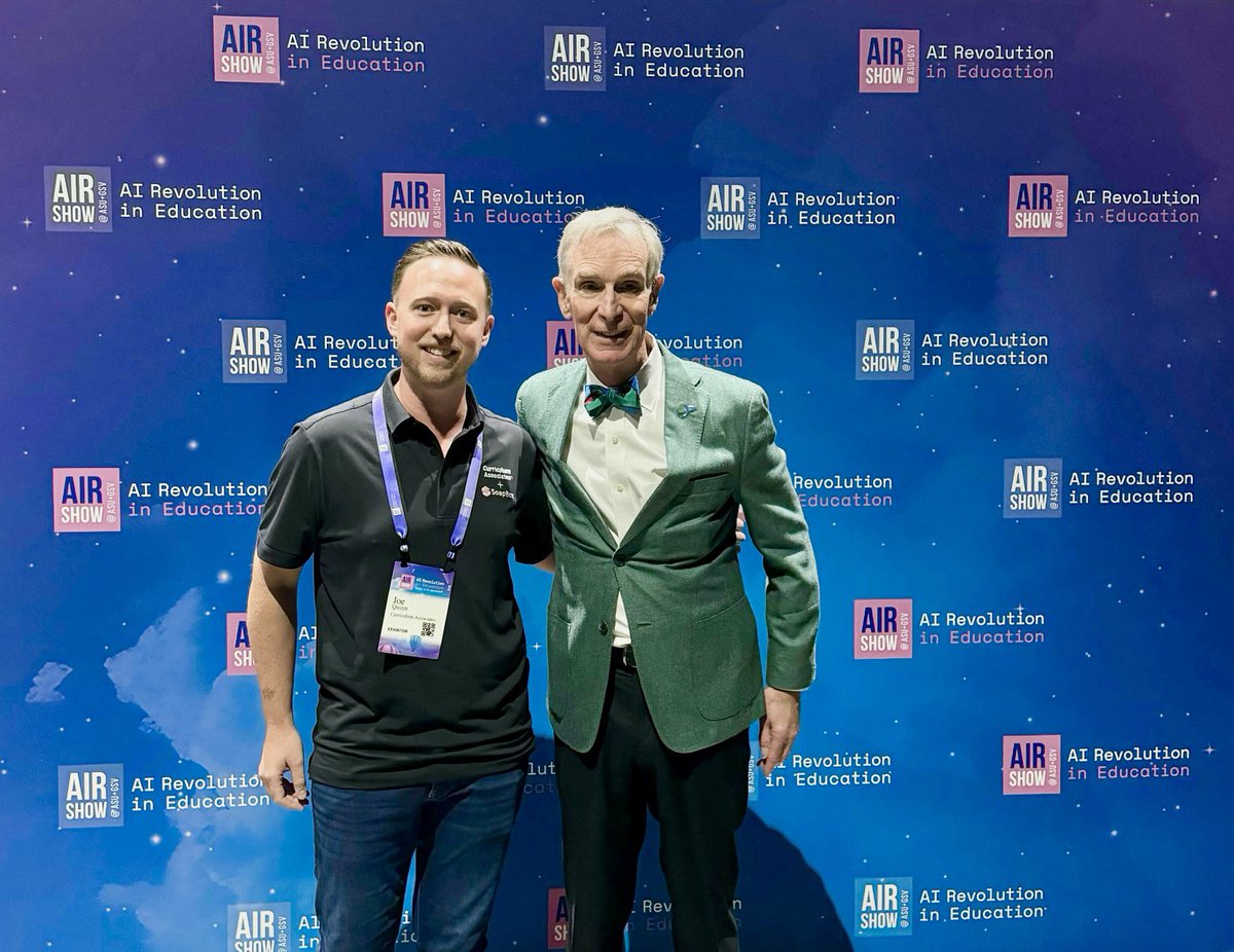 🎶 @BillNye the science guy! 🎵 Our Events Sr. Manager, Joe Quinn, couldn’t pass up this photo op! 🤝🥼 #ASUGSVAIRShow #EdTech #iReady #AIinEducation #VoiceAI #BillNye 🧬