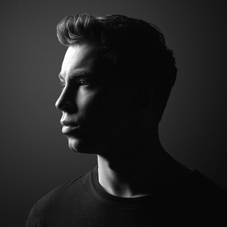 weraveyou's tweet photo. .@HARDWELL iconic 'Young Again' with Chris Jones turns 10 years old this year. Who remembers this record? ❤️ @RevealedRec

#Hardwell #RevealedRec #BigRoom #EDM https://t.co/GiSULjkuz2