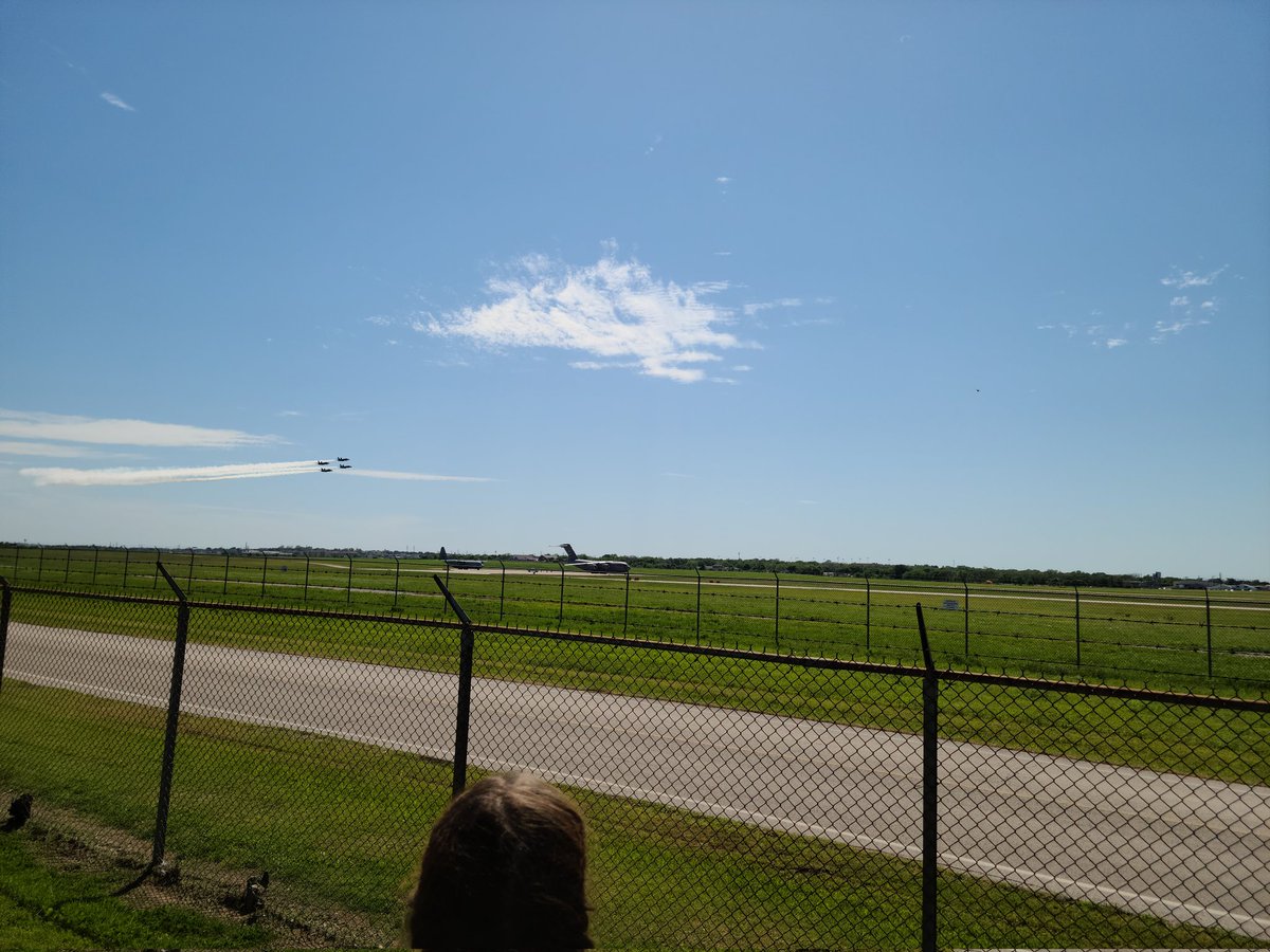 MarvinDMartian_'s tweet image. Fort Worth Naval Air Station, Carswell #Airshow with the  #BlueAngels tearing it up #knfw #avgeek