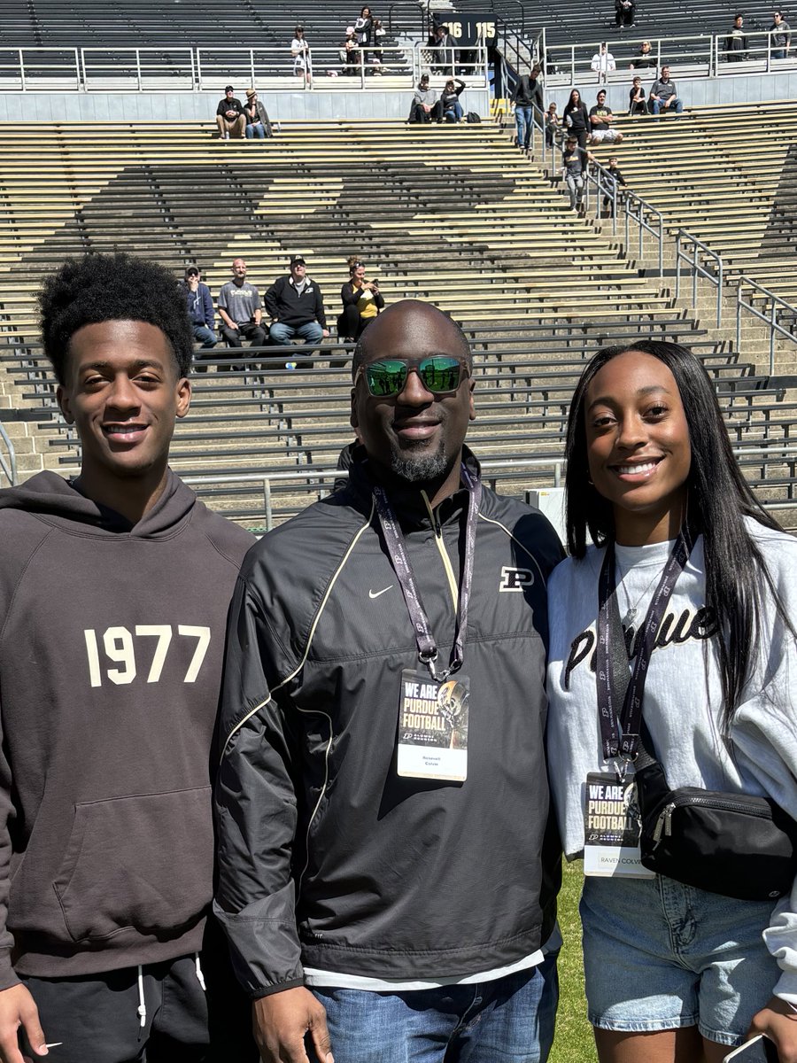 It’s Spring and we’re at the @boilerfootball game… 😎⛹🏾‍♂️🤾🏽‍♀️