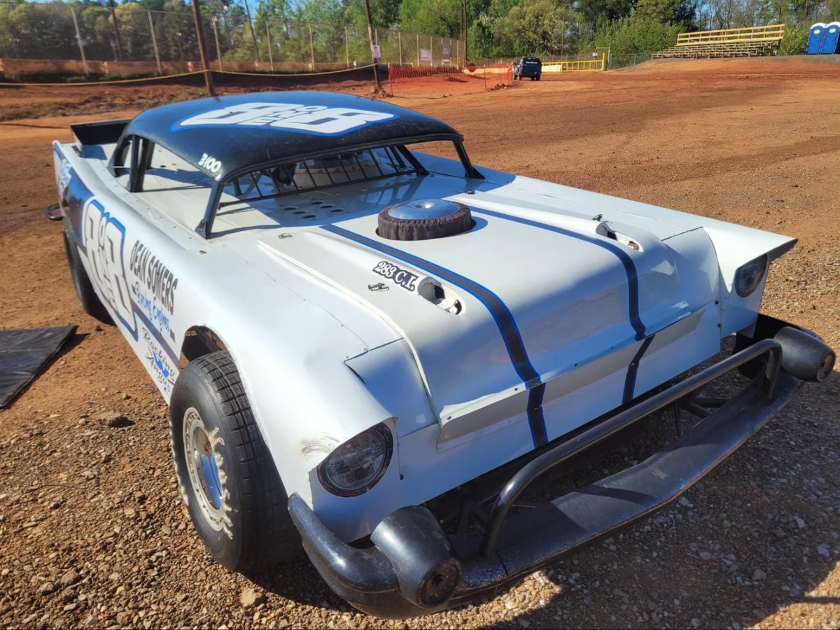 Cars are on the grounds of Cherokee Speedway ready for racing action! Still plenty of time to head to the track for what's building to be a fantastic night! 🤘 Drivers meeting coming up at 6:45PM! ⏰️ #CherokeeSpeedway