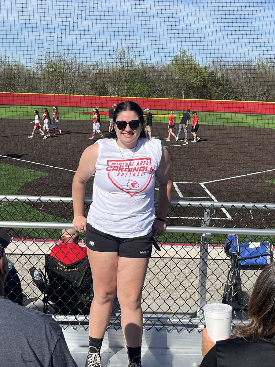 24_ryater's tweet photo. Beautiful day for softball and to announce my commitment to continue my softball career at Mineral Area College! #softball #getinthemlegs @cjwright1w @KY_BombersL @fastpitchscho https://t.co/rP210PV9uC