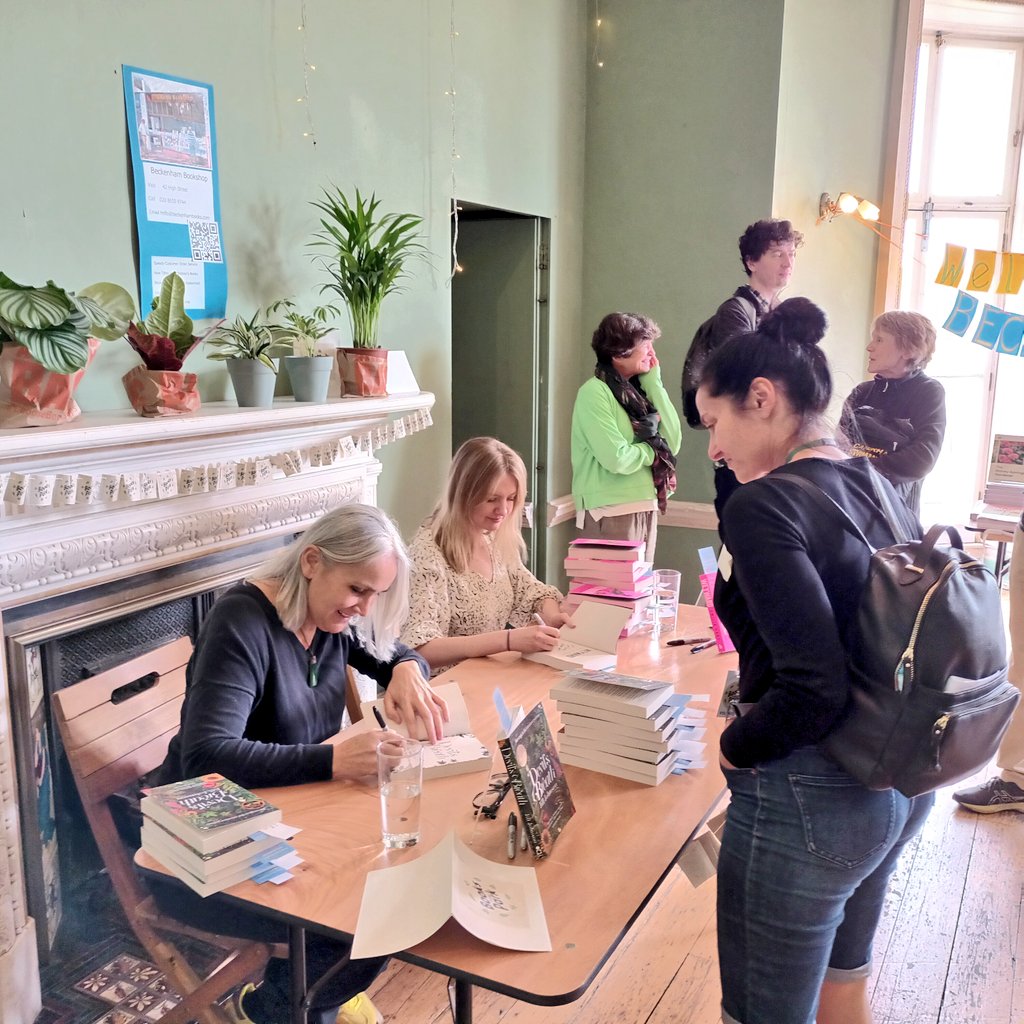 It was an absolute joy to interview the incredible @EmiliaHartBooks and @writerJJohnson at their sell-out event today. Thank you both for making the first ever @booksinthepark so very special for us all. 🌱📚🩷 @BoroughPress @bwpublishing