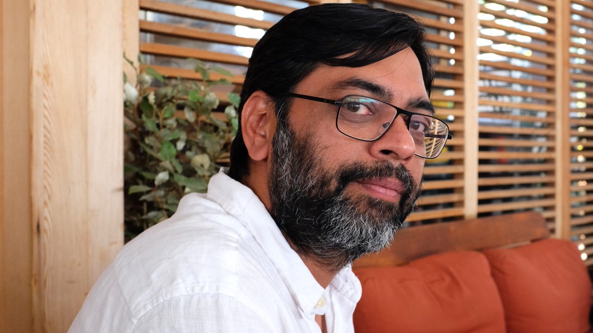 A découvrir : Kanu Behl: «Agra, une famille indienne», un film pour «comprendre la répression sexuelle masculine» rfi.my/AVmU.X
#cinéma #Inde #Agra <a href="/FilmsAtalante/">Les films de l’Atalante</a> #KanuBehl <a href="/Quinzaine/">Quinzaine des Cinéastes</a> <a href="/RFI/">RFI</a>