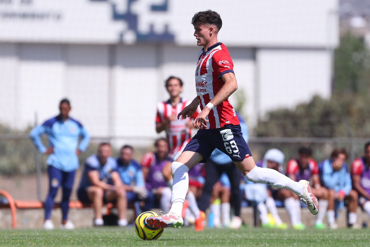 Derrota en Pachuca. Nuestra #CanteraRojiblanca Sub23 no se rindió y se entregó con intensidad los 90 minutos, pero no alcanzó a rescatar puntos en la Universidad del Futbol. 🇲🇨 Pachuca 5-3 Chivas 🇲🇨