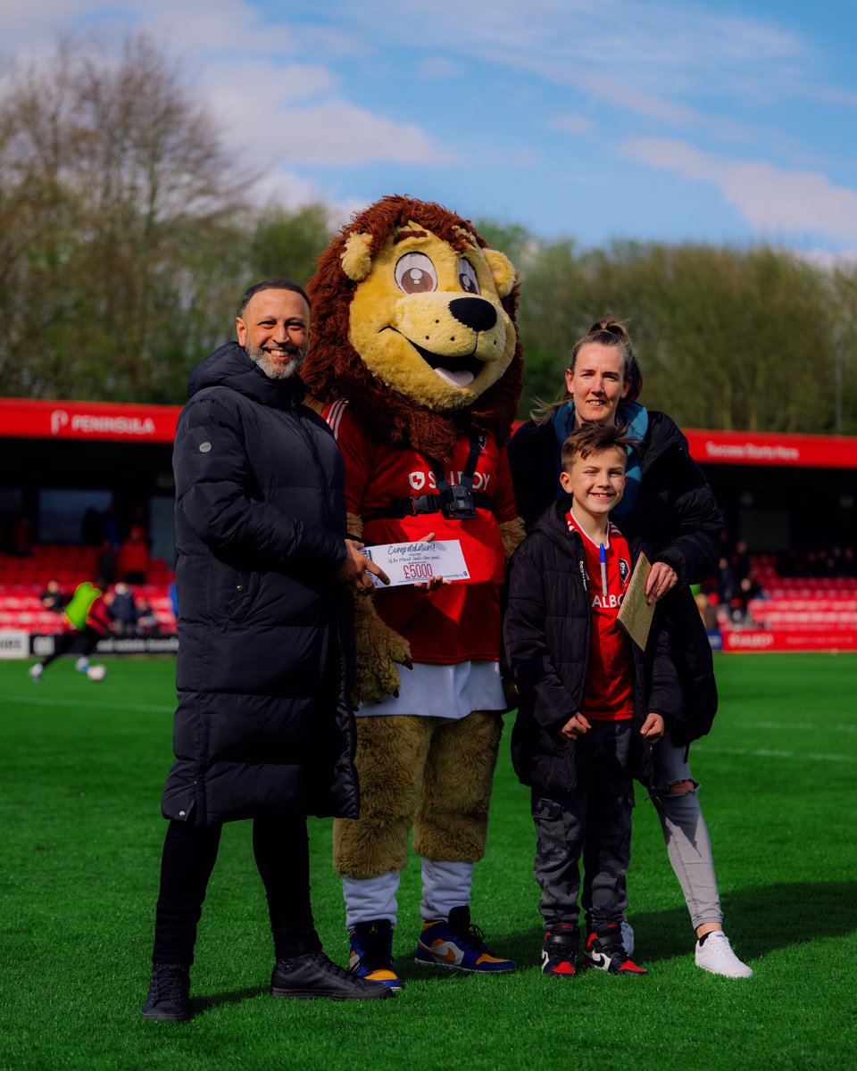 Well done to Yvette on winning £5,000 of @camptechproduct vouchers yesterday in our half time activation 👏 Re-run of the race between Billy the Lion and Billy Bantam coming soon... 🎥