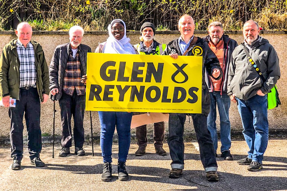 #Blackburn: today's stop on our #ActiveSNP tour, taking the #SNP message to the doorsteps. Having lived through the Tories' #austerity, an awful #Brexit deal, #partygate, #Truss, #Sunak and worse, voters in West #Aberdeenshire & #Kincardine (#WAK) want better.