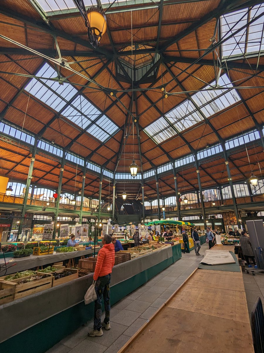 Jeunes Démocrates de l'Yonne (@jdemyonne) on Twitter photo Les <a href="/jdem_bfc/">Jeunes Démocrates de Bourgogne-Franche-Comte</a> sont au RDV de la campagne des Européennes !
Échange dense aujourd'hui aux Halles de Sens avec Michèle Crouzet, Présidente du MoDem de l'Yonne et les militants ! 🟠🇪🇺
#9juin #BesoinDEurope Les <a href="/jdem_bfc/">Jeunes Démocrates de Bourgogne-Franche-Comte</a> sont au RDV de la campagne des Européennes !
Échange dense aujourd'hui aux Halles de Sens avec Michèle Crouzet, Présidente du MoDem de l'Yonne et les militants ! 🟠🇪🇺
#9juin #BesoinDEurope