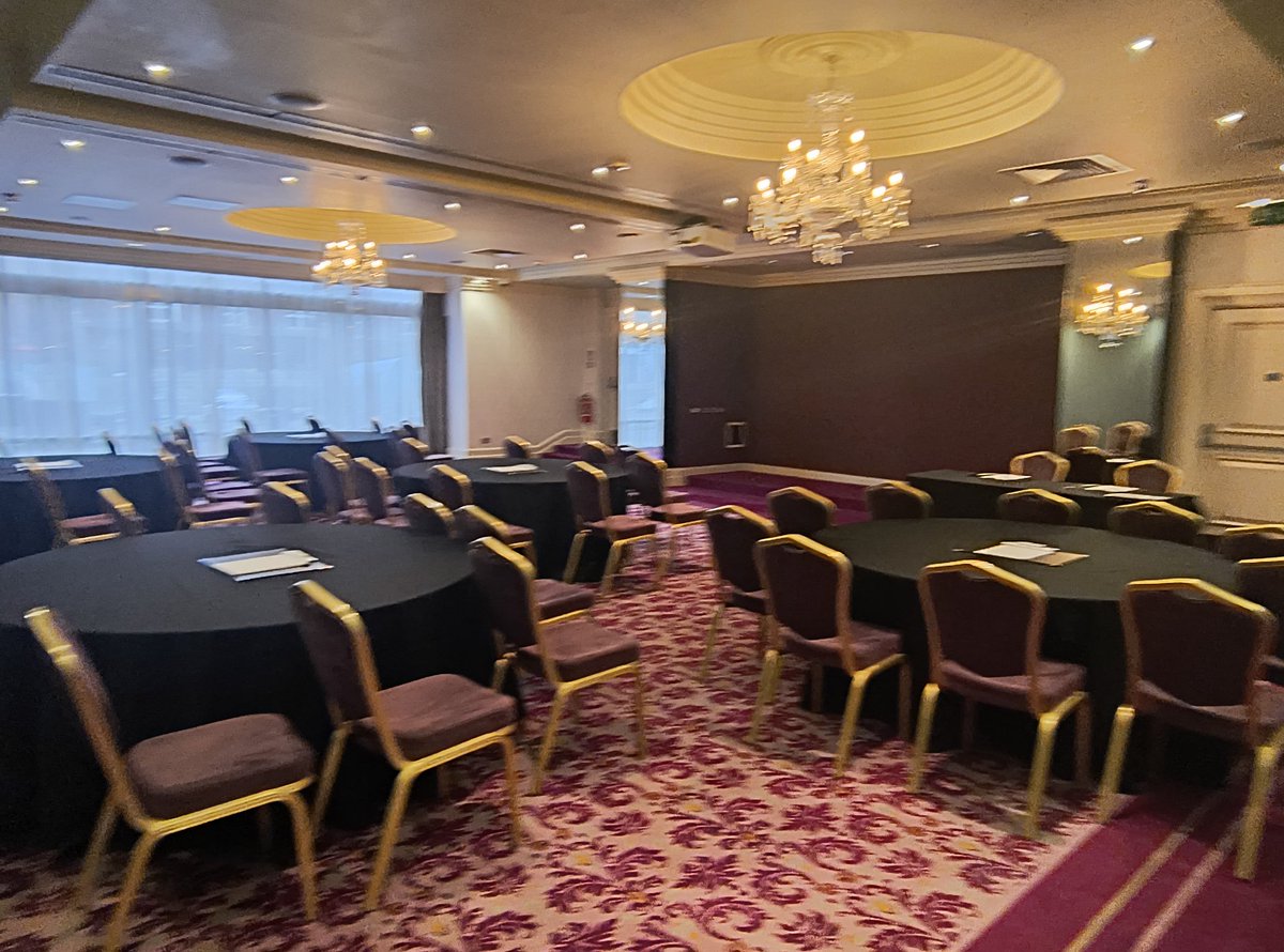 amethystevents's tweet photo. Enjoying a great visit to @TheBristolHotel @DoyleCollection
to see the Ballroom, where our clients have recently held a residential conference.. And tied in with a family weekend away.  Huge thanks to the fabulous Louise and the team for the surprise treats 🎂🍾🥂 https://t.co/TMDXRJmN21