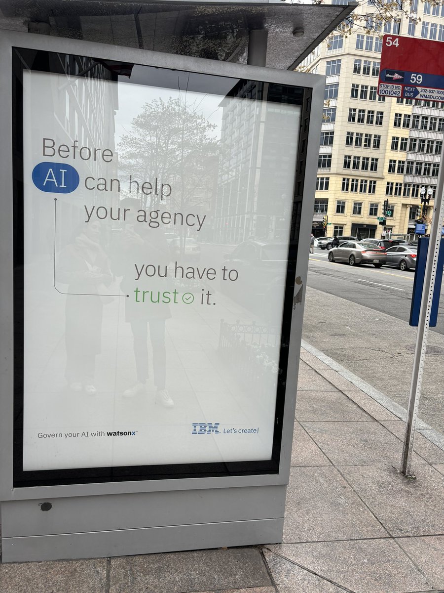 🤖 Überall begegnet uns die #KünstlicheIntelligenz… 

In Washington D.C. beim Spaziergang ist mir diese Werbetafel von $IBM an einer Busstation aufgefallen 

Dabei musste ich direkt an unseren guten Emil @jusifov denken, der stark in #IBM investiert ist

👉 Hast du auch schon