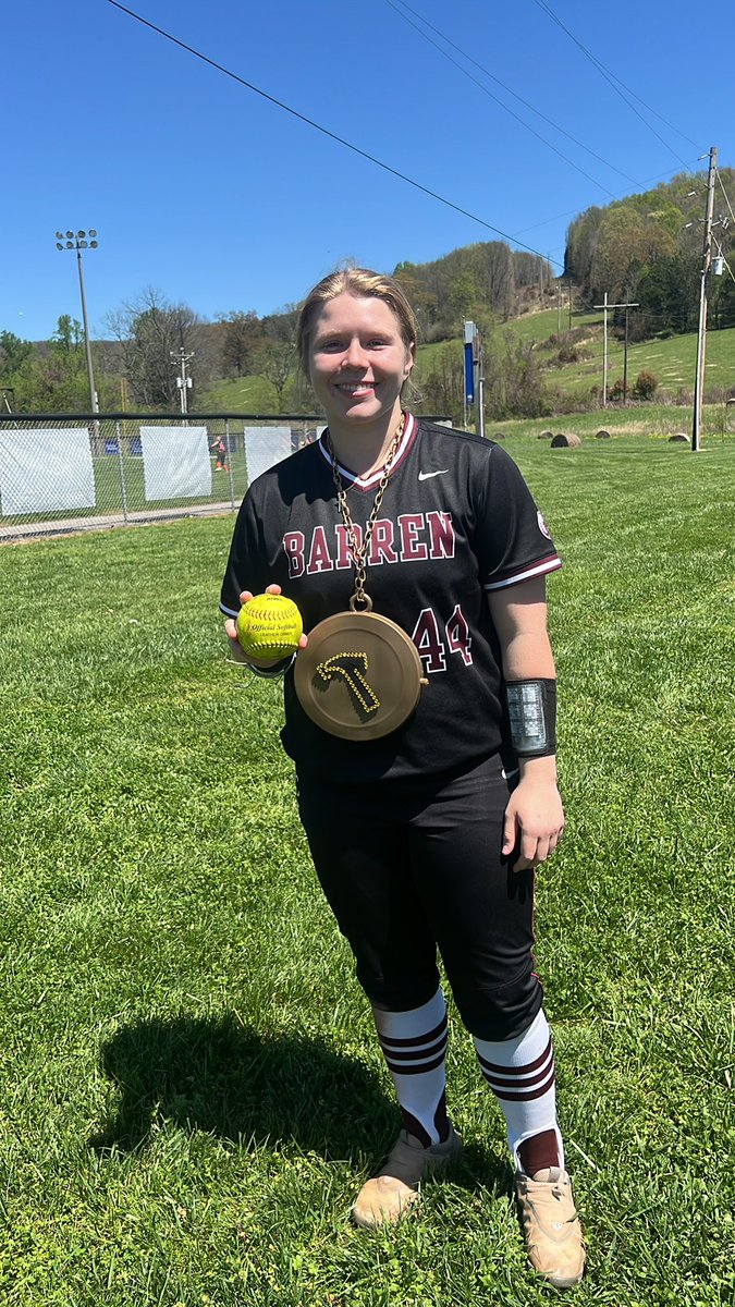 Trojanettes beat Green County 8-0 in 5 innings! 

<a href="/KatieMu62158107/">Katie Murphy</a>  doubled

<a href="/LizzieSmith1616/">Lizzie Smith</a> with a solo 💣 

<a href="/RileyReed_2024/">Riley Reed</a> 2-4 with the walk off RBI! 

Trojanettes improve to 11-6 on the season! 

#FightOn 
♥️💛🤍