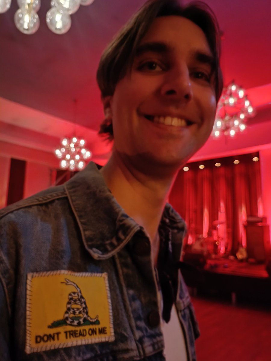 Agent blå tweet media