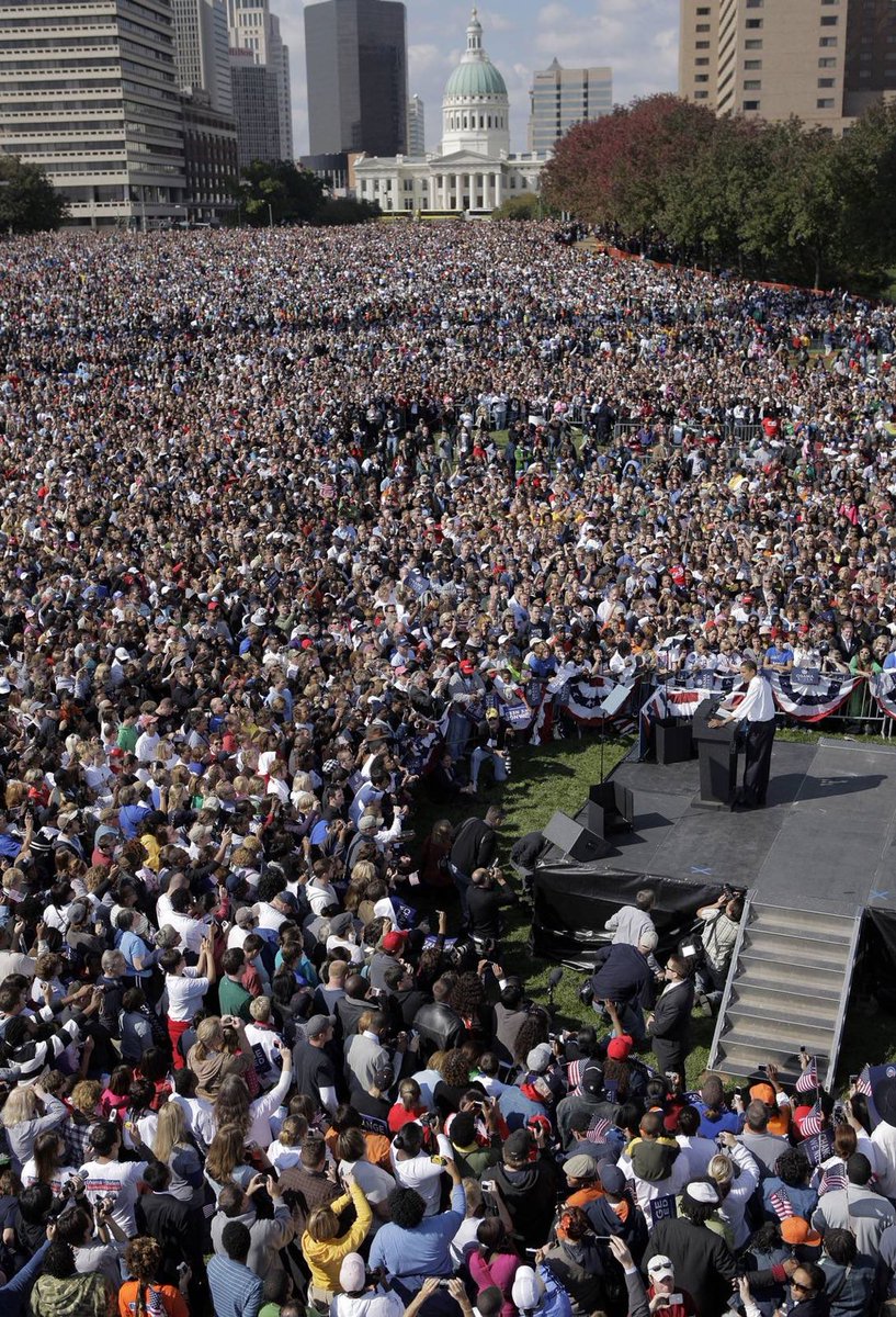Hey trumpers and #MAGA This is a rally 😂 #Obama #DemVoice1