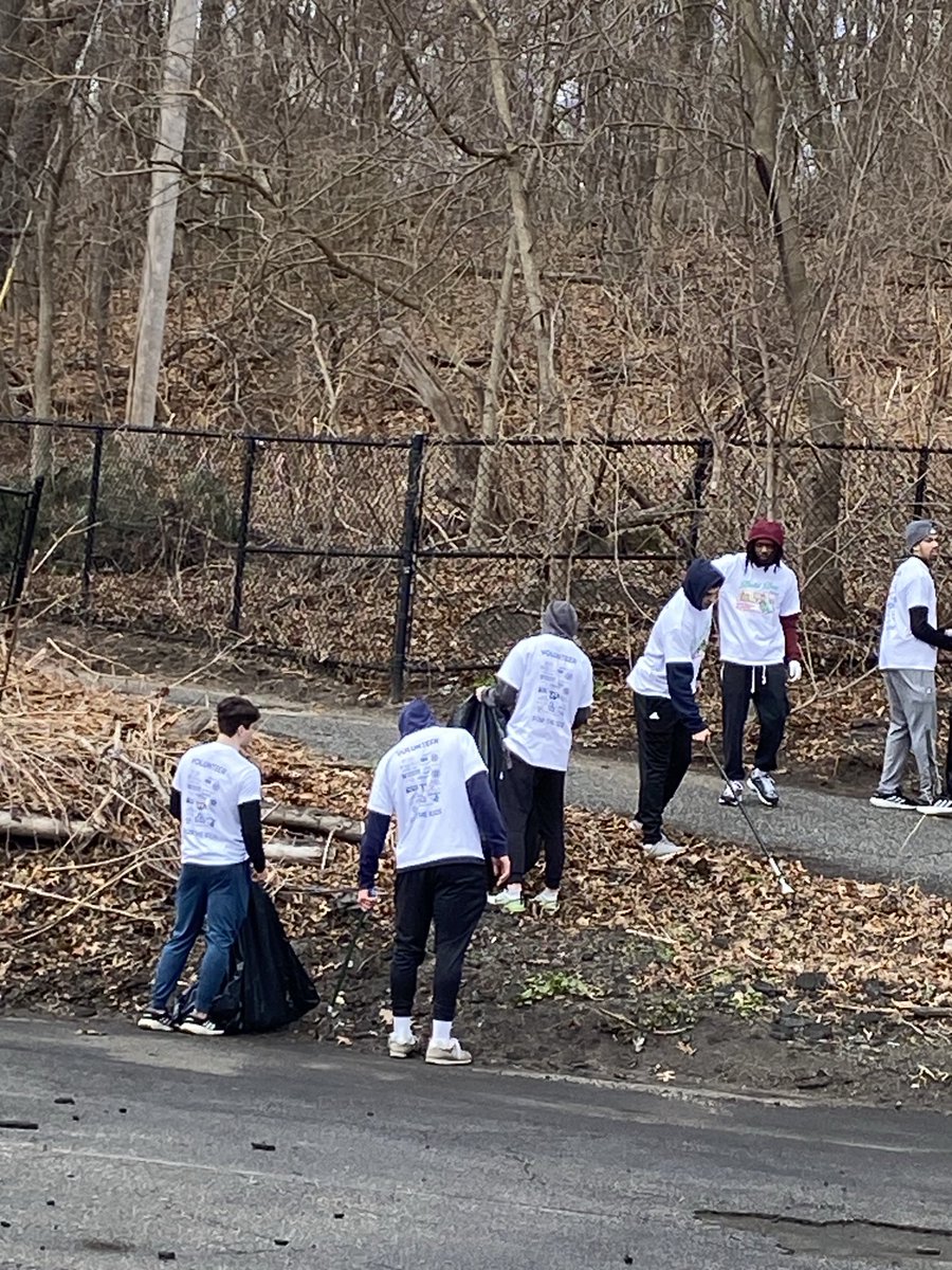 Tremendous day with our team at Columbus Park School as part of ⁦@Working4Woo⁩ Build Day. Proud of our guys for all their hard work helping clean up, mulch, and build playground equipment at the school. #ServantLeaders